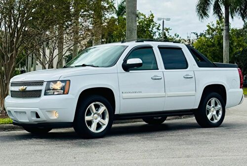 Chevrolet Avalanche LT 5.3 L V8