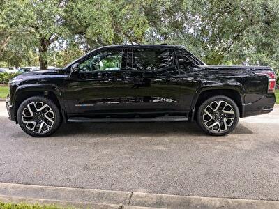 Chevrolet Silverado EV RST 100% electric