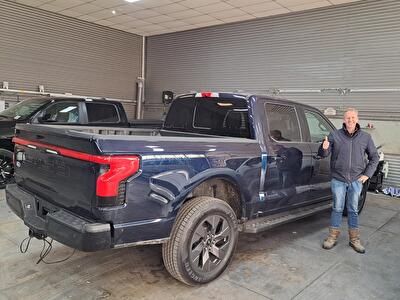 Ford F150 Lightning Lariat Extended Battery