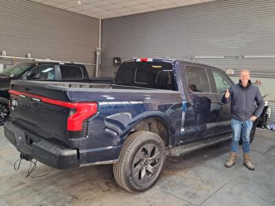 Ford F150 Lightning Lariat Extended Battery